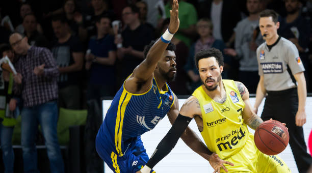 色的防守技 色的防守技